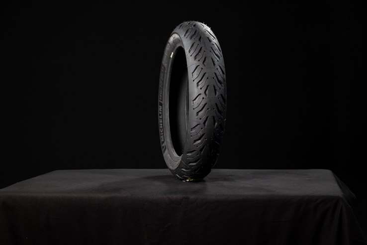 Rear tire Michelin Road 6 140/70-17 66W