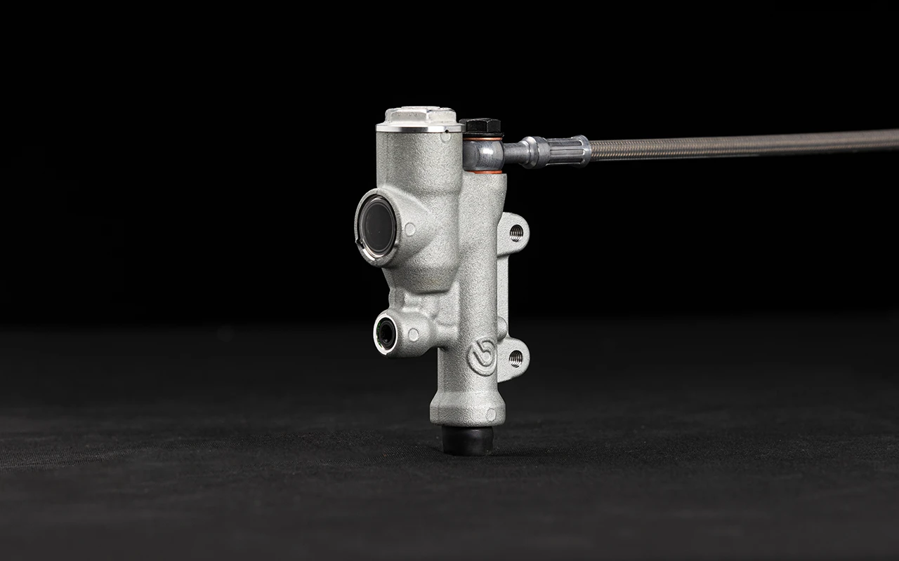 Rear footbrake master cylinder