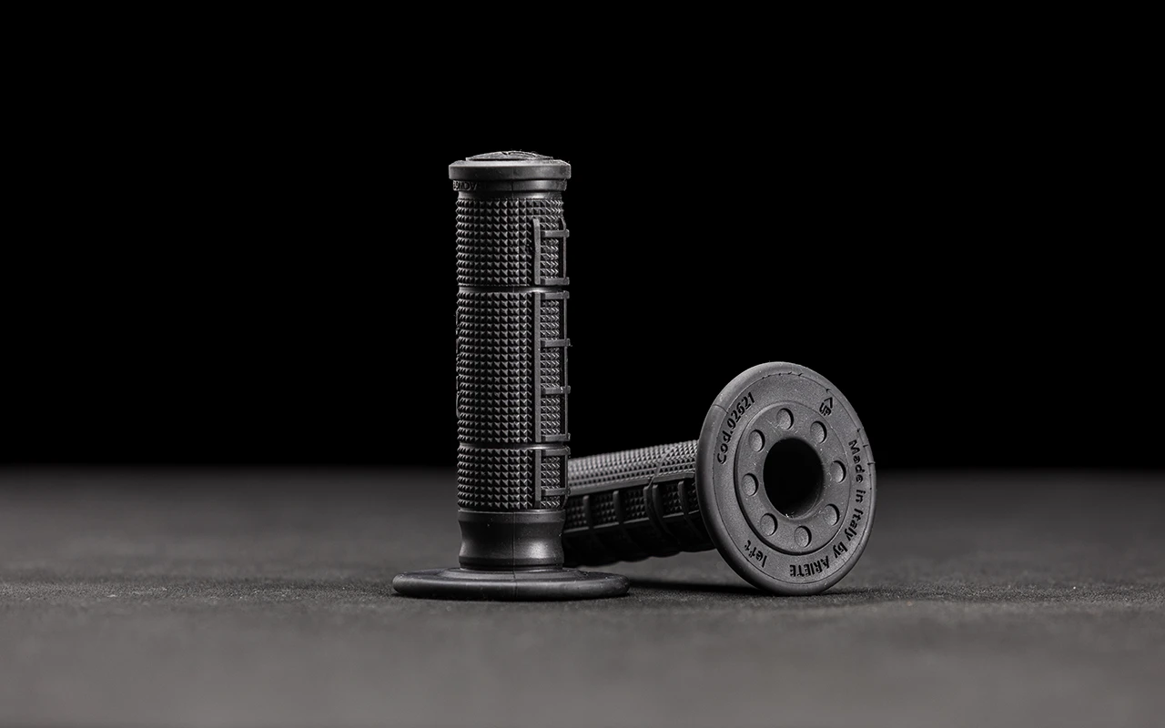 Grips pair